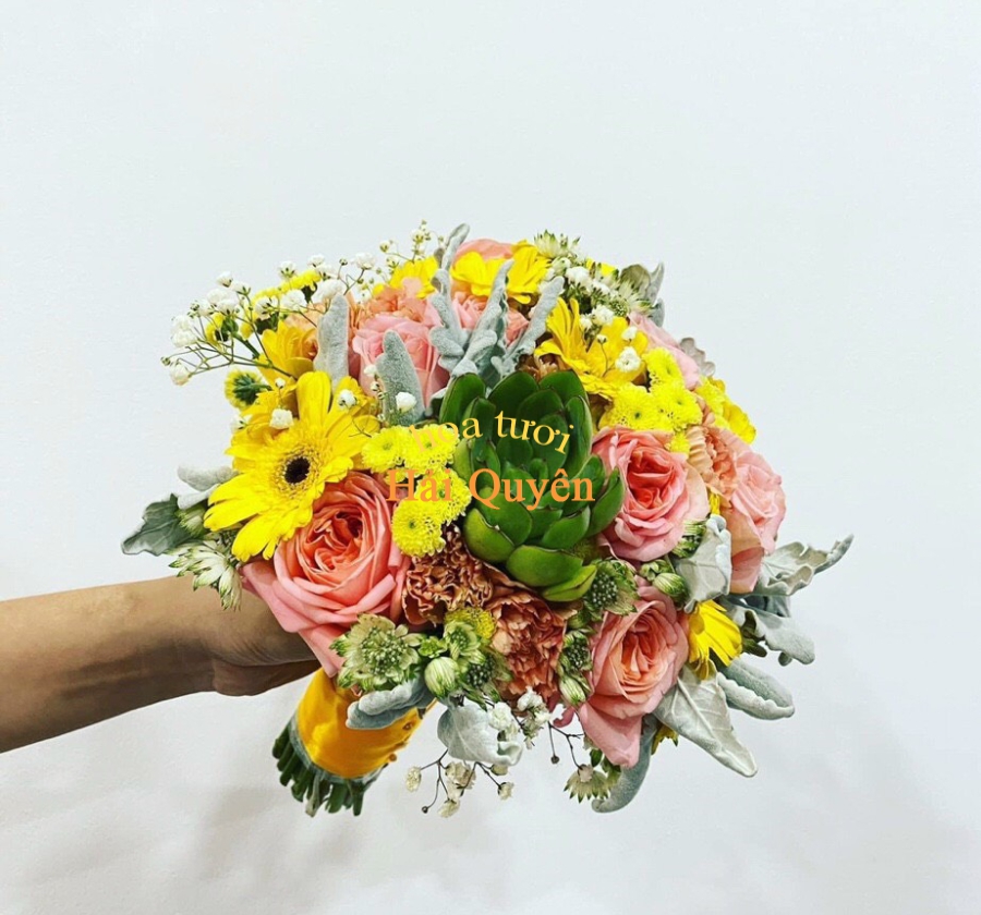 HOA CẦM TAY CÔ DÂU 